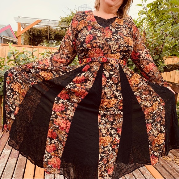 Vintage Dresses & Skirts - VTG. Medieval Victorian Fall Floral Lace XL Dress